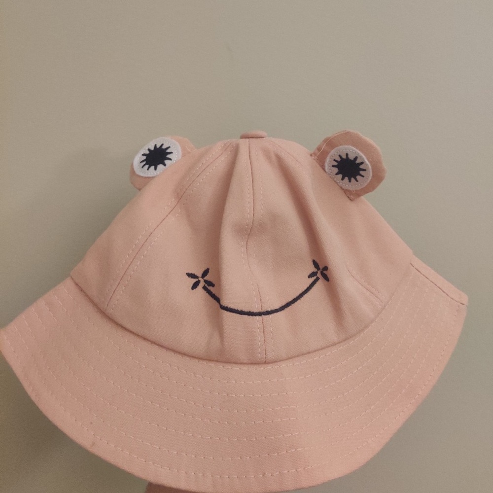 COPY - Brand new green bucket frog hat!!